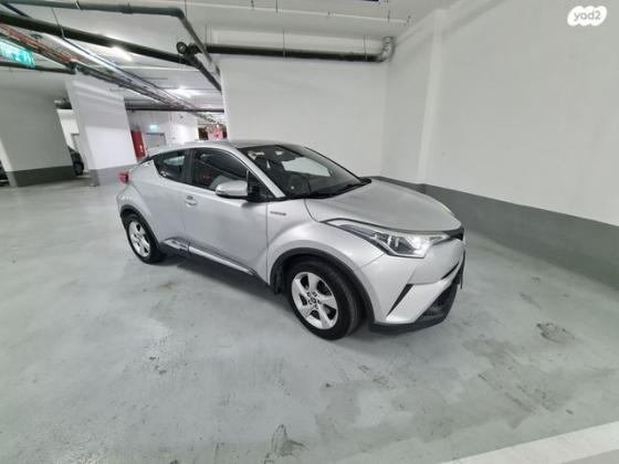 טויוטה C-HR City הייבריד אוט' 1.8 (98 כ"ס) בנזין 2017 למכירה בגבעתיים