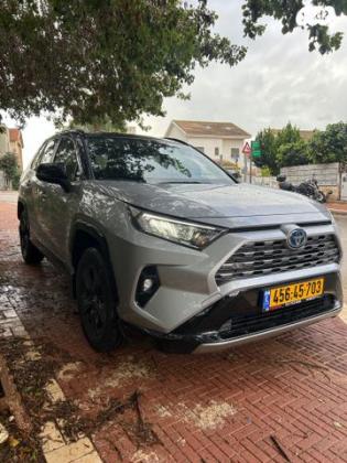 טויוטה RAV4 הייבריד E-xperience הייבריד 5 דל' אוט' 2.5 (178 כ''ס) בנזין 2023 למכירה בכפר יונה