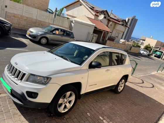 ג'יפ / Jeep קומפאס Sport אוט' 2.0 (154 כ''ס) בנזין 2015 למכירה בטירת כרמל