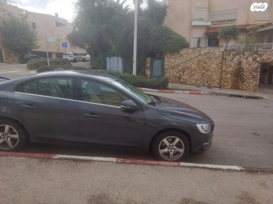 וולוו S60 T5 Kinetic אוט' 2.0 (245 כ''ס) בנזין 2015 למכירה בחיפה