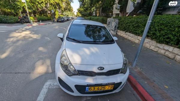 קיה ריו LX הצ'בק אוט' 1.4 (109 כ''ס) בנזין 2012 למכירה בתל אביב יפו