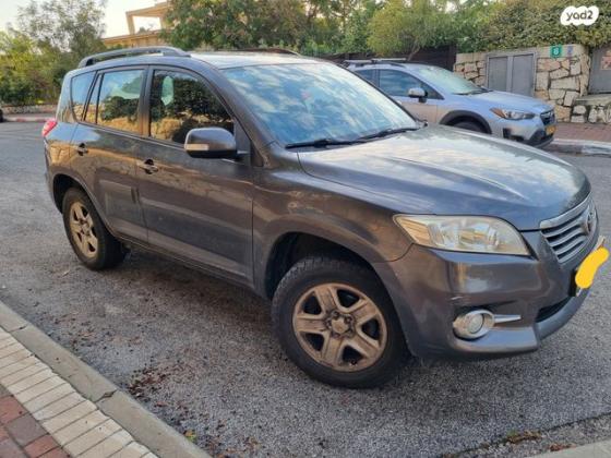 טויוטה RAV4 ארוך 4X4 GLI אוט' 2.0 (158 כ''ס) בנזין 2011 למכירה בכפר סבא