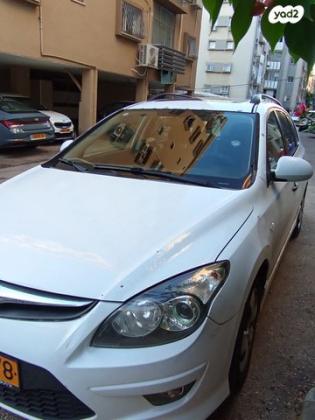 יונדאי i30CW Inspire סטיישן אוט' 1.6 (126 כ''ס) בנזין 2012 למכירה בחולון