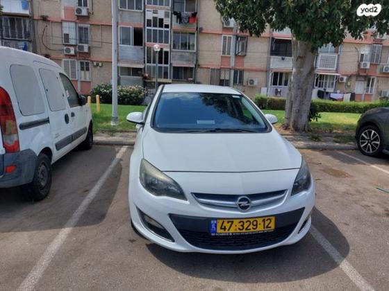 אופל אסטרה Berlina Enjoy סדאן אוט' 1.4 (140 כ"ס) בנזין 2013 למכירה בap