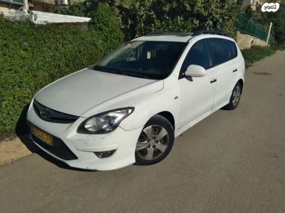 יונדאי i30CW Inspire סטיישן אוט' 1.6 (126 כ''ס) בנזין 2011 למכירה בירושלים