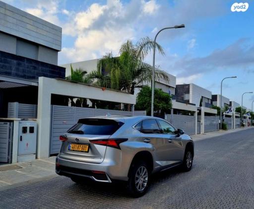 לקסוס NX NX300H Luxury הייבריד אוט' 2.5 (155 כ''ס) בנזין 2019 למכירה בעתלית