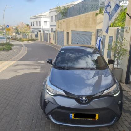 טויוטה C-HR Chic הייבריד אוט' 1.8 (98 כ"ס) בנזין 2021 למכירה בראש העין