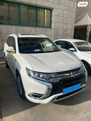 מיצובישי אאוטלנדר PHEV 4X4 Luxury הייבריד אוט' 5 מק' 2.4 (135 כ''ס) היברידי חשמל / בנזין 2020 למכירה ברמת השרון