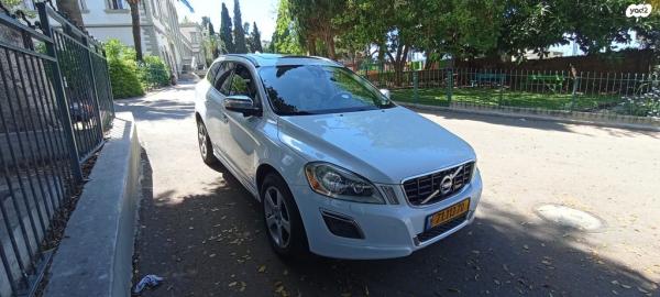 וולוו XC60 R-Design סטיישן אוט' 2.0 (203 כ"ס) בנזין 2011 למכירה בחיפה