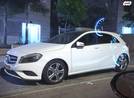 מרצדס A-Class A180 Urban סדאן אוט' 1.6 (122 כ''ס) בנזין 2014 למכירה בראש העין