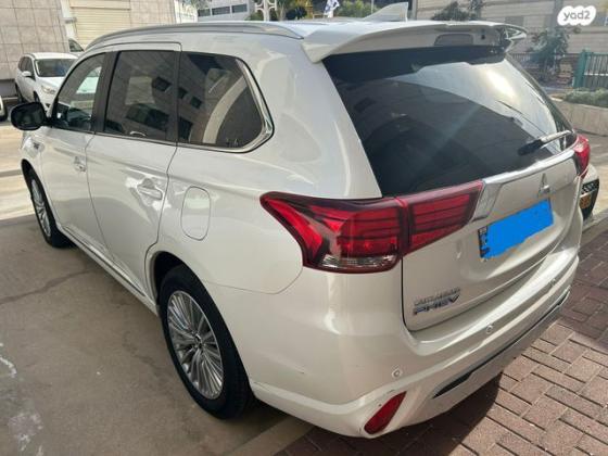 מיצובישי אאוטלנדר PHEV 4X4 Luxury הייבריד אוט' 5 מק' 2.4 (135 כ''ס) היברידי חשמל / בנזין 2020 למכירה ברמת השרון