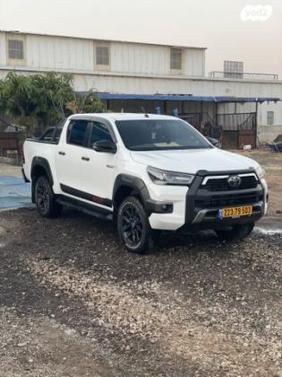 טויוטה היילקס 4X4 4X4 Sahara דאבל קבינה אוט' דיזל 2.8 (204 כ''ס) דיזל 2023 למכירה בכפר סבא