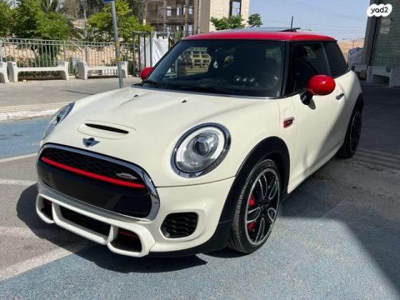 מיני JCW Pure Led אוט' 3 דל' 2.0 (231 כ"ס) בנזין 2017 למכירה בתל אביב יפו