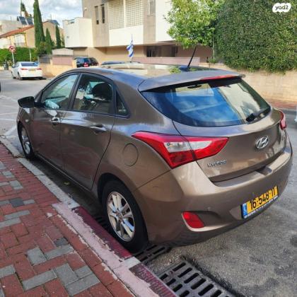 יונדאי i30 Premium אוט' 1.6 (135 כ''ס) בנזין 2013 למכירה בחולון