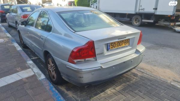 וולוו S60 אוט' 2.4 (140 כ''ס) בנזין 2009 למכירה בגבעתיים