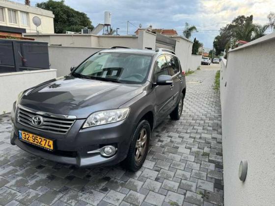 טויוטה RAV4 ארוך 4X4 GLI אוט' 2.0 (158 כ''ס) בנזין 2011 למכירה בחיפה