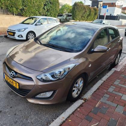 יונדאי i30 Premium אוט' 1.6 (135 כ''ס) בנזין 2013 למכירה בחולון