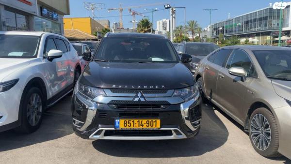 מיצובישי אאוטלנדר PHEV 4X4 Luxury הייבריד אוט' 5 מק' 2.4 (135 כ''ס) היברידי חשמל / בנזין 2020 למכירה ב