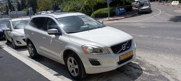 וולוו XC60 R-Design סטיישן אוט' 2.0 (203 כ"ס) בנזין 2011 למכירה בחיפה