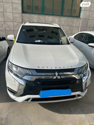 מיצובישי אאוטלנדר PHEV 4X4 Luxury הייבריד אוט' 5 מק' 2.4 (135 כ''ס) היברידי חשמל / בנזין 2020 למכירה ברמת השרון