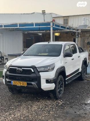 טויוטה היילקס 4X4 4X4 Sahara דאבל קבינה אוט' דיזל 2.8 (204 כ''ס) דיזל 2023 למכירה בכפר סבא