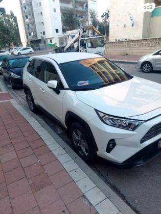 טויוטה RAV4 הייבריד E-xperience הייבריד 5 דל' אוט' 2.5 (178 כ''ס) בנזין 2022 למכירה בחצור אשדוד