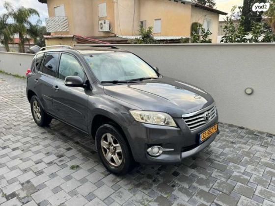 טויוטה RAV4 ארוך 4X4 GLI אוט' 2.0 (158 כ''ס) בנזין 2011 למכירה בחיפה