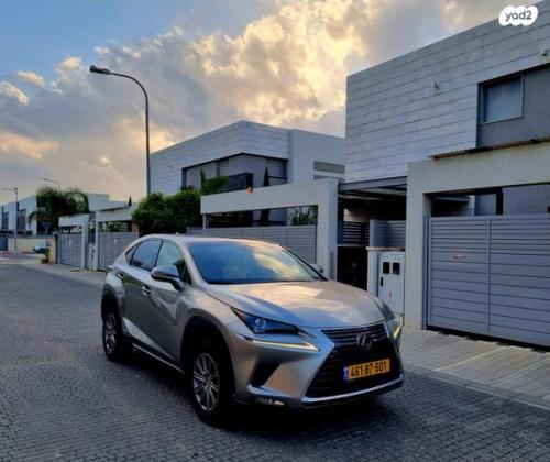 לקסוס NX NX300H Luxury הייבריד אוט' 2.5 (155 כ''ס) בנזין 2019 למכירה בעתלית