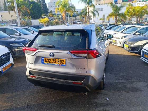 טויוטה RAV4 הייבריד E-volve הייבריד אוט' 2.5 (178 כ''ס) בנזין 2021 למכירה בראשון לציון