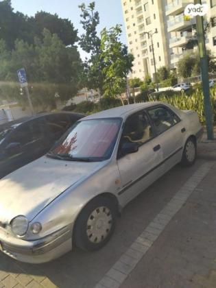 טויוטה קורולה Terra Class אוט' 1.6 בנזין 1998 למכירה ברחובות