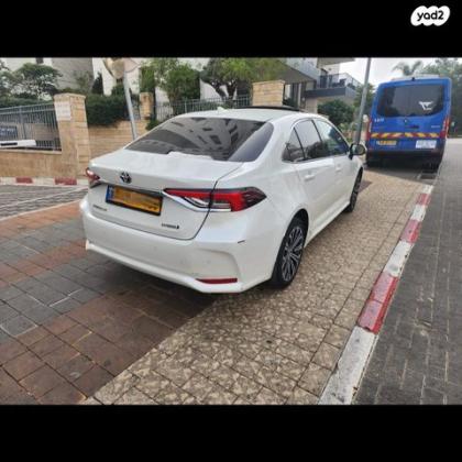 טויוטה קורולה הייבריד Lounge Luxury סדאן אוט' 1.8 (98 כ''ס) בנזין 2019 למכירה בכפר סבא