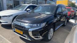 מיצובישי אאוטלנדר PHEV 4X4 Luxury הייבריד אוט' 5 מק' 2.4 (135 כ''ס) ה