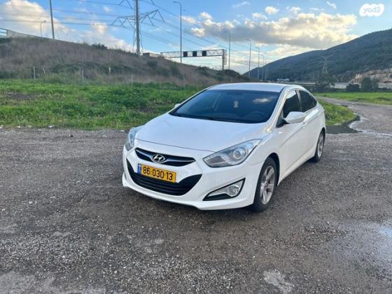 יונדאי i40 Premium אוט' 2.0 (178 כ''ס) בנזין 2012 למכירה בבית שמש