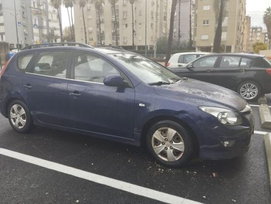 יונדאי i30CW Inspire סטיישן אוט' 1.6 (126 כ''ס) בנזין 2010 למכירה בנתניה