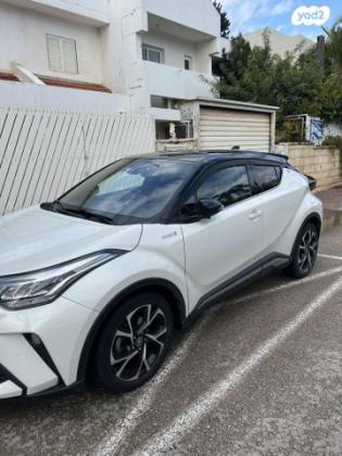 טויוטה C-HR Chic הייבריד אוט' 1.8 (98 כ"ס) בנזין 2021 למכירה בהרצליה