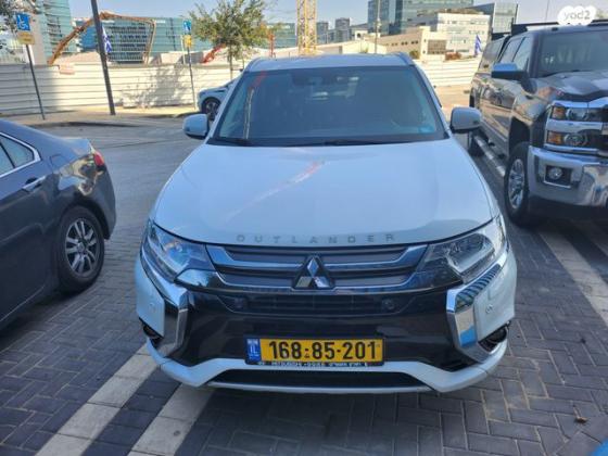 מיצובישי אאוטלנדר PHEV 4X4 Luxury הייבריד אוט' 5 מק' 2.0 (121 כ"ס) היברידי חשמל / בנזין 2018 למכירה בבני ברק