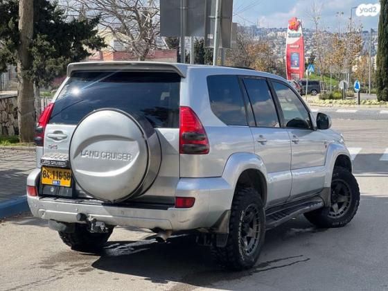 טויוטה לנד קרוזר ארוך 4X4 Luxury אוט' דיזל 8 מק' 3.0 (166 כ''ס) דיזל 2005 למכירה בירושלים