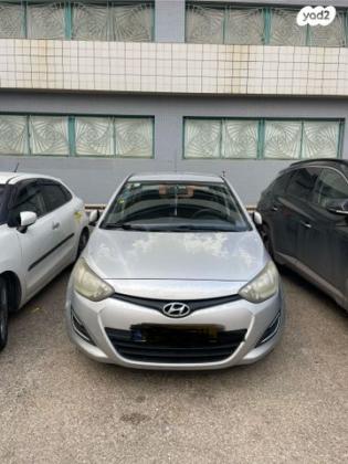 יונדאי i20 Insight אוט' 1.4 (100 כ"ס) בנזין 2013 למכירה בתל אביב יפו