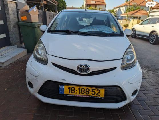 טויוטה אייגו (AYGO) Plus רובוטית 1.0 (69 כ''ס) בנזין 2013 למכירה ברמלה