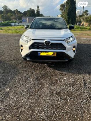 טויוטה RAV4 ארוך 4X4 Explore אוט' 2.0 (175 כ''ס) בנזין 2019 למכירה בחדרה