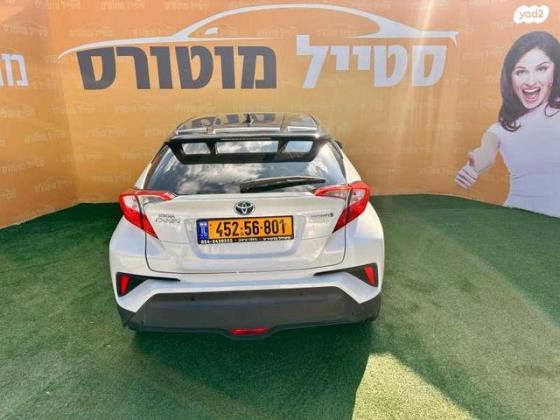 טויוטה C-HR Chic הייבריד אוט' 1.8 (98 כ"ס) בנזין 2018 למכירה בירכא