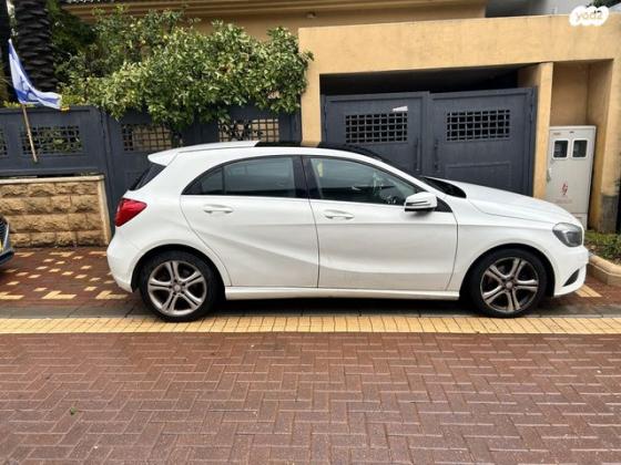 מרצדס A-Class A180 Urban סדאן אוט' 1.6 (122 כ''ס) בנזין 2013 למכירה בהוד השרון