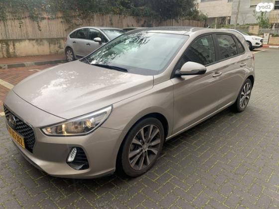 יונדאי i30 Luxury אוט' 1.4 (140 כ"ס) בנזין 2020 למכירה בהוד השרון