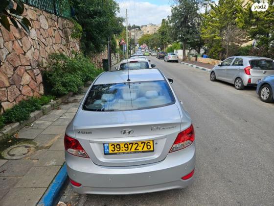 יונדאי i25 Premium אוט' 1.6 (124 כ"ס) בנזין 2011 למכירה בגבעתיים