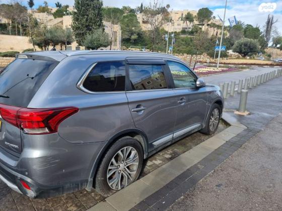 מיצובישי אאוטלנדר Premium אוט' 7 מק' 2.0 (150 כ''ס) בנזין 2016 למכירה בירושלים