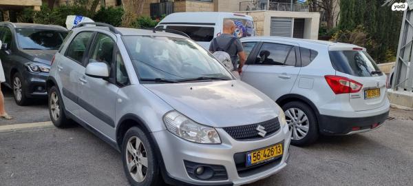 סוזוקי SX4 GLX הצ'בק אוט' 1.6 (120 כ"ס) בנזין 2012 למכירה בתל אביב יפו