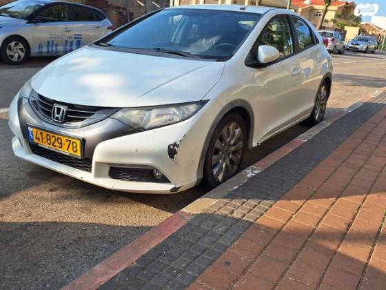 הונדה סיוויק האצ'בק החדשה Sport Design אוט' 1.8 (142 כ''ס) בנזין 2012 למכירה בטירת כרמל