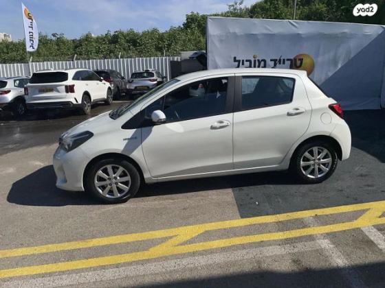 טויוטה יאריס הייבריד Style אוט' 1.5 (73 כ"ס) היברידי חשמל / בנזין 2017 למכירה ב