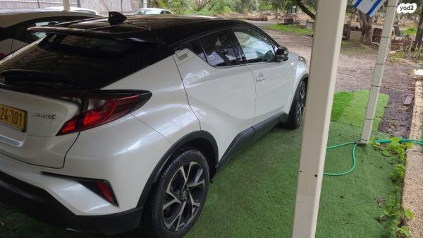 טויוטה C-HR Chic הייבריד אוט' 1.8 (98 כ"ס) בנזין 2020 למכירה בכפר אביב