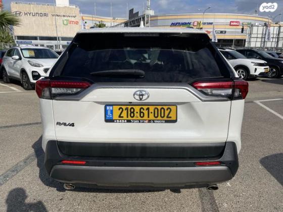 טויוטה RAV4 ארוך 4X2 Experience אוט' 2.0 (175 כ''ס) בנזין 2020 למכירה ב